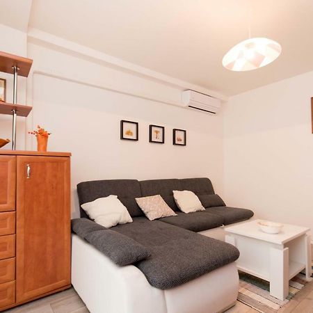 Apartman Lux ダルバル エクステリア 写真