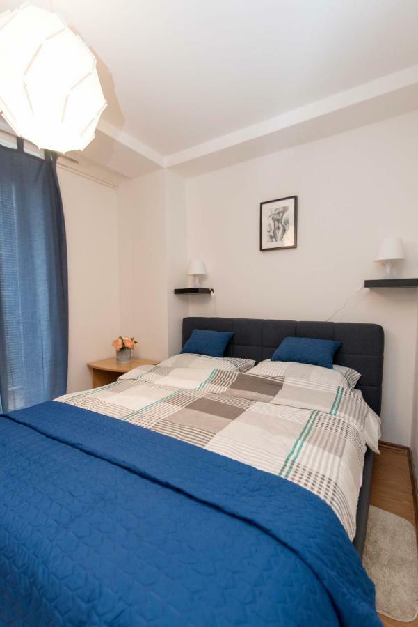 Apartman Lux ダルバル エクステリア 写真